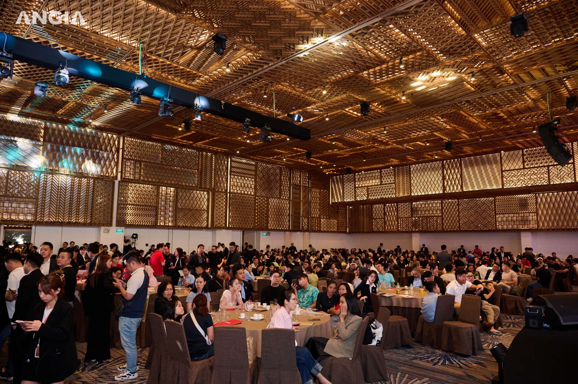 SỰ KIỆN “ĐẾN ĐỂ TRẢI NGHIỆM – CHẠM ĐỂ HÌNH DUNG”