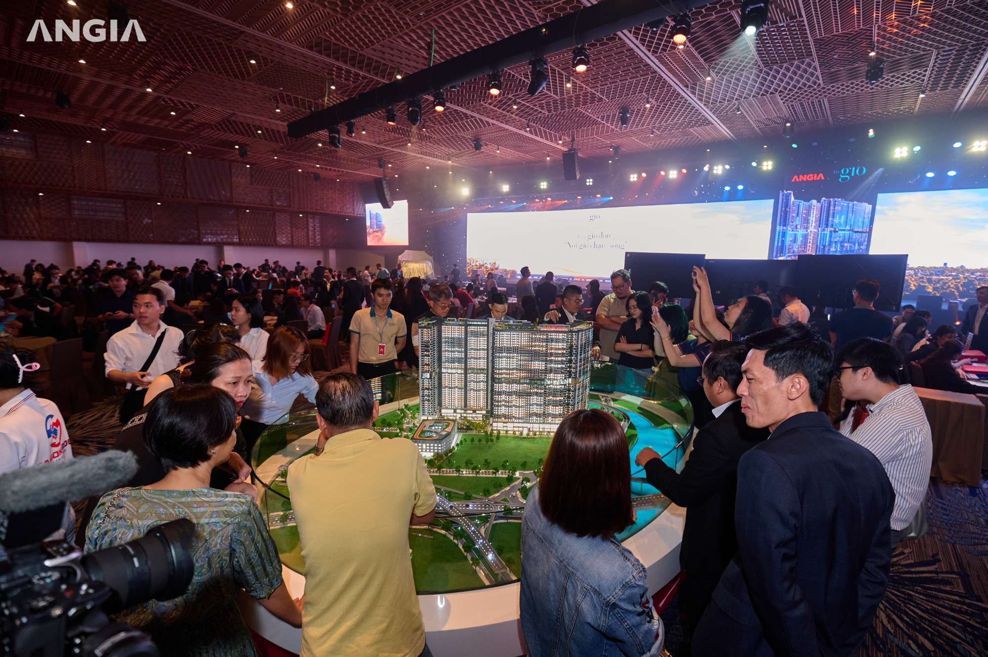 LỄ CÔNG BỐ THÁP GIÓ ĐÔNG